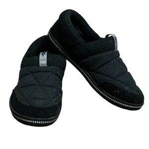 Skechers Women's Cozy Campfire - Camp Nap slippers. Size 6.5